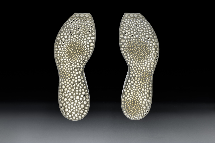 left: midfoot strike - right: heel strike, Image: Nervous Systems