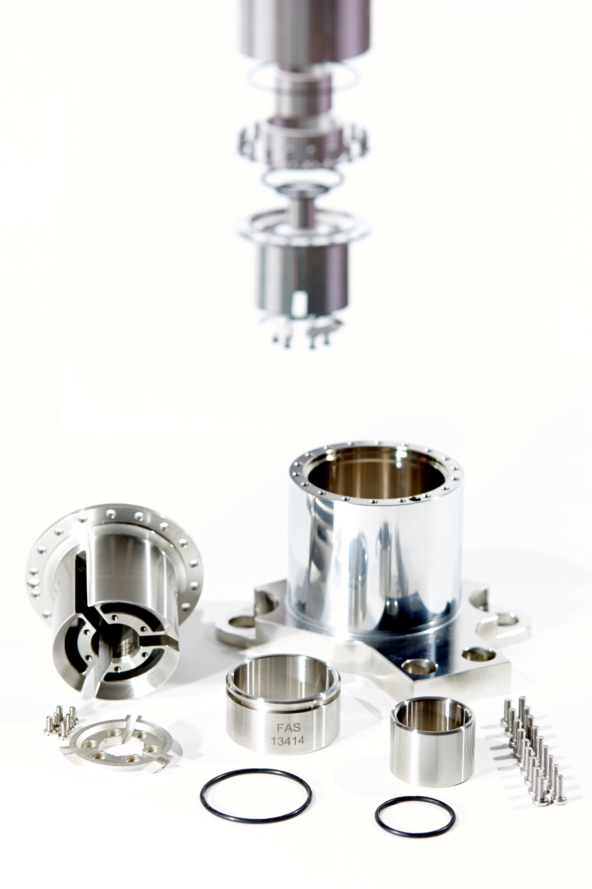 A conventionally manufactured can filler valve consists of seven assemblies, seals and screw connections, and takes a great deal of effort to assemble. Manufacturing the part by conventional means takes around 8-10 weeks including the procurement of the required precision cast part. Image: Jung & Co.